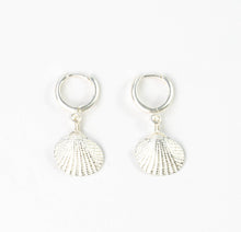 Load image into Gallery viewer, Silver Seashell Huggie earrings