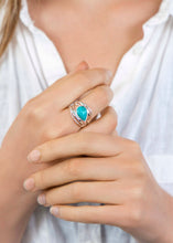 Load image into Gallery viewer, Sterling silver statement ring
