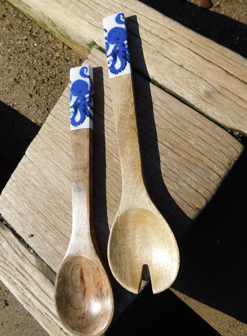 Mango wood bowls Octopus design