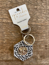 Load image into Gallery viewer, Key rings Leather animal print
