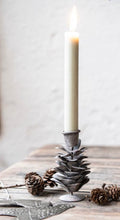 Load image into Gallery viewer, Candle holder Pinecone
